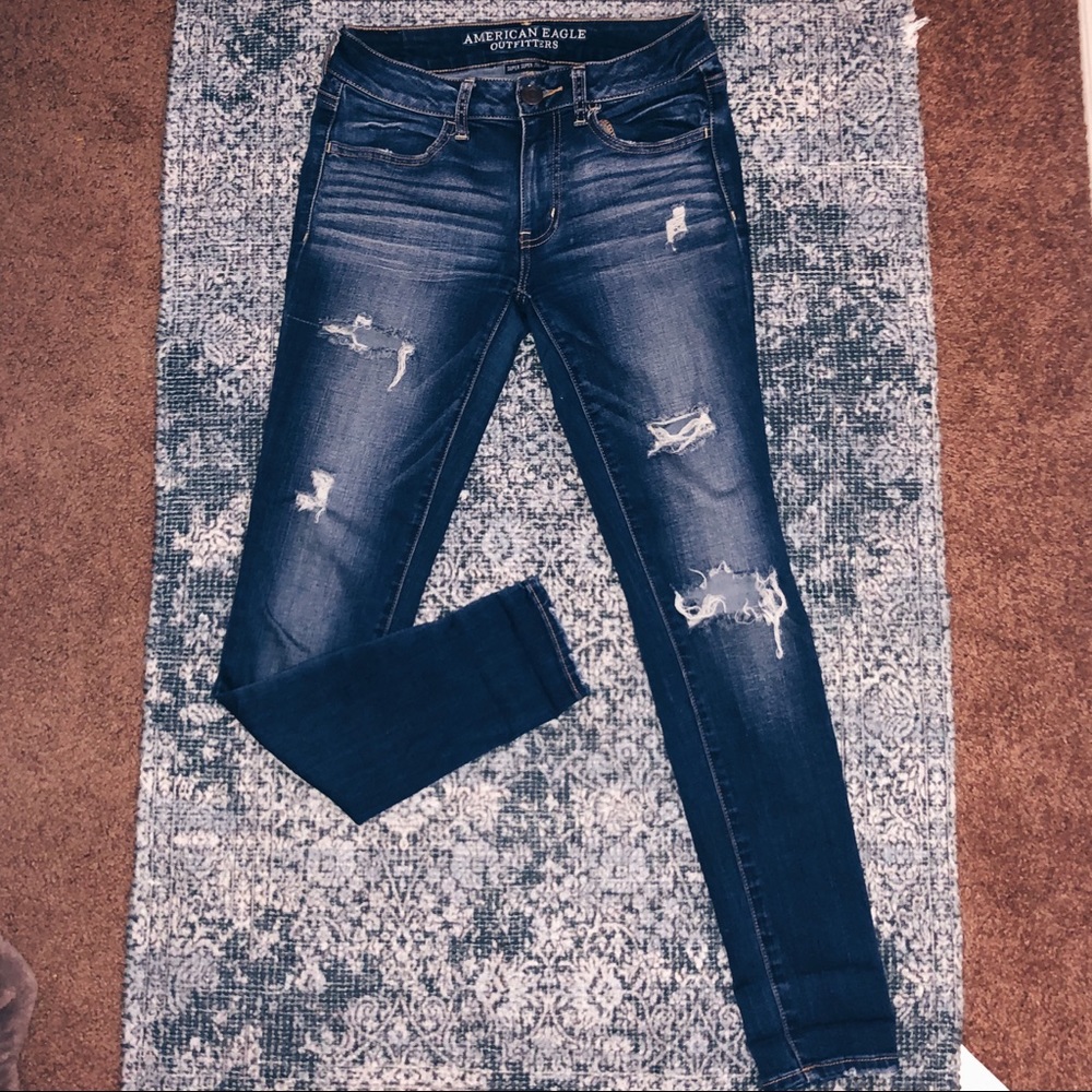 American Eagle Distressed Jeans